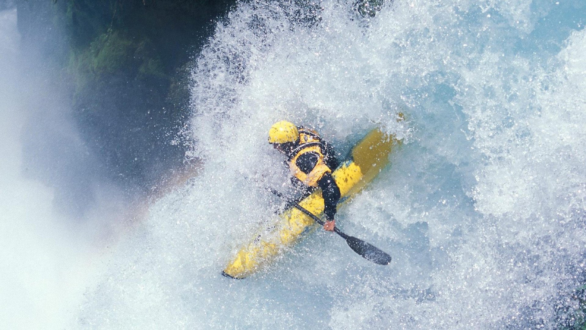 乔治连续抢断带动快船反击得分，乔治四年1.9亿美元续约快船